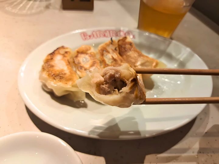 「餃子といえば芭莉龍」焼き餃子の断面