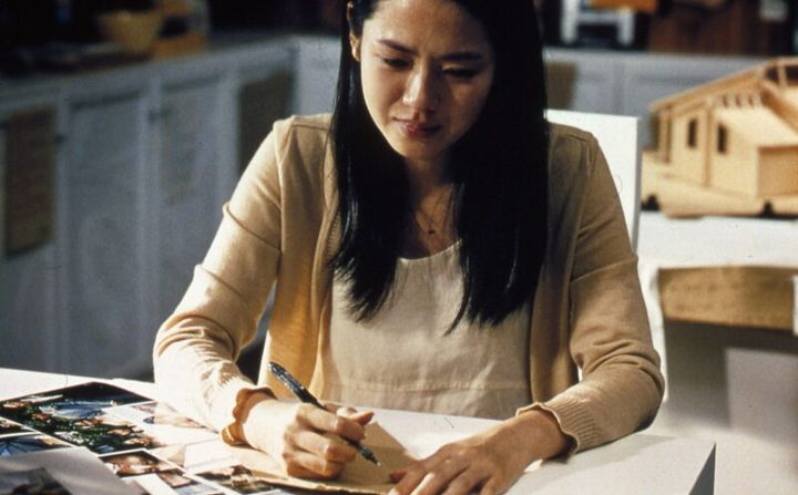 若き日のソン・イェジンがヒロインを演じた。『私の頭の中の消しゴム』© 2004 CJ Entertainment Inc. & Sidus Pictures Corporation. All rights reserved. Based on the television program“ Pure Soul” Created and produced by Yomiuri Television, JAPAN 2001