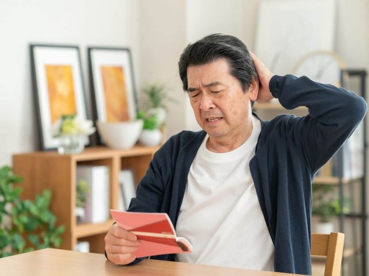 体調不良をきっかけに実家に戻り、家族との共同生活で出費を抑えながら在宅で仕事を続ける人もいます。今回は、徳島県名西郡石井町に住む51歳男性のエピソードを紹介します。