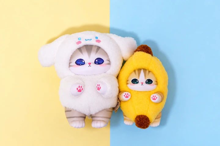 mofusandキラメッコ サンリオキャラクターズコラボとフルーツにゃんの大きさを比較した写真