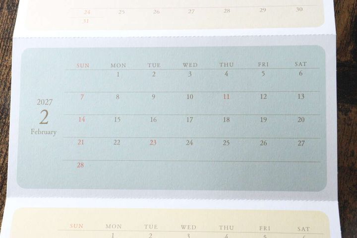 ダイソー蛇腹カレンダーの2月部分をクローズアップ