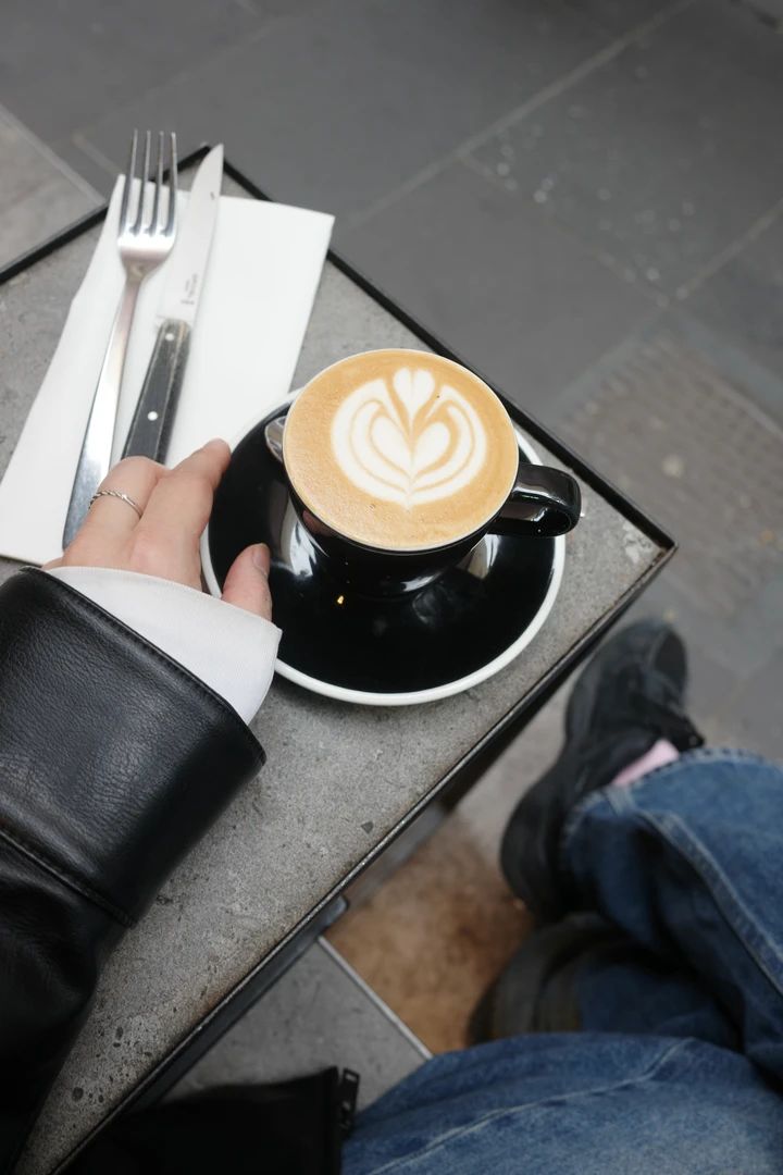 メルボルンのCBDで朝ごはん｜CODE BLACK COFFEEのアボカドトーストは一味違う！？_2