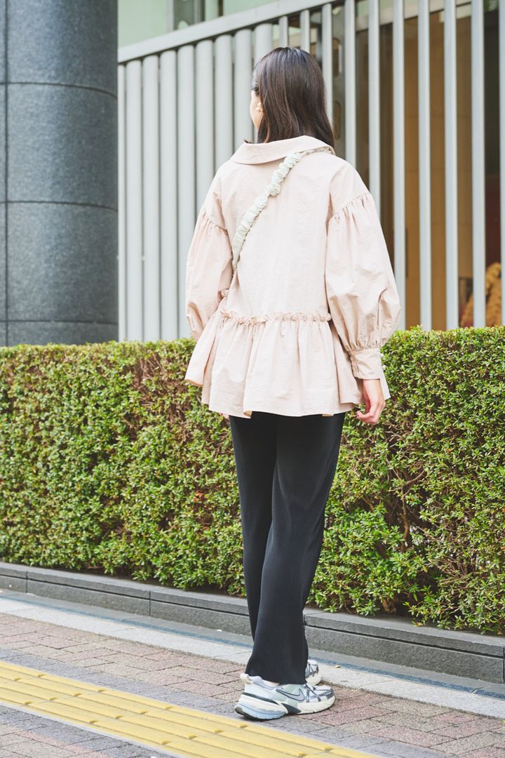 クラウドチームVERY加藤奈穂の[THREE SQUARE]2WAYタフタロングスリーブブラウスコーデ