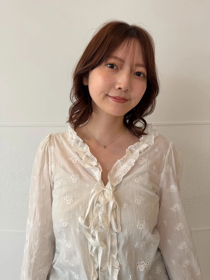 30代 髪型・ミディアムの正面