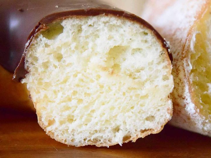 しっとりとした質感がありながら、口どけがよく、軽やかに食べられる口当たり