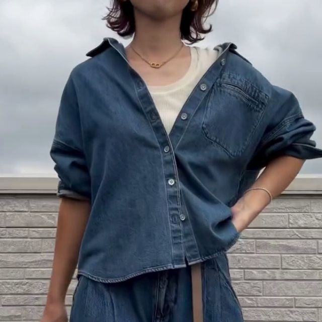 UNIQLO：C「デニムリラックスシャツジャケット」
