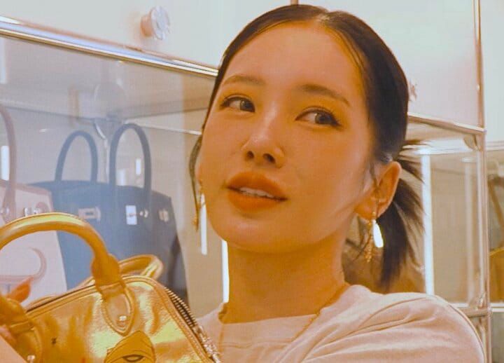 【写真・画像】megbaby（43）、家賃200万円の自宅をメディア初公開「おしゃれ〜！」絶賛の声 玄関にはシャネルのバスケットボール 1枚目