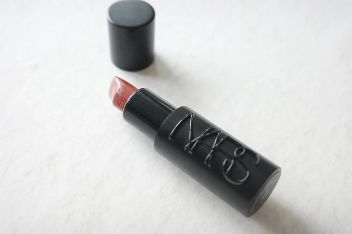NARS エクスプリシット リップスティック 803 BODY HEAT／ティーブラウン