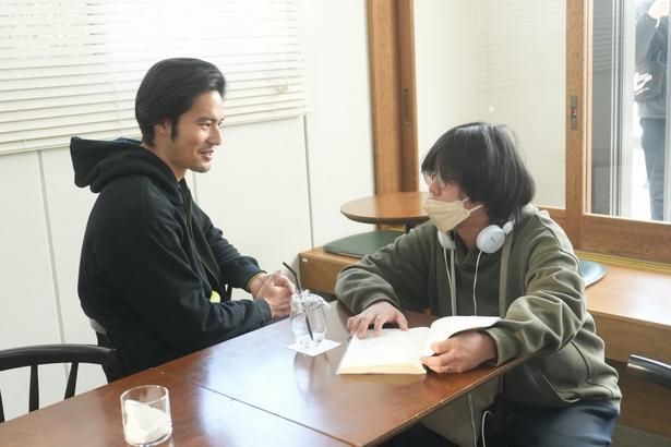 夛田役を演じるにあたり「思い込み」に着目してアプローチしていったという水上恒司 [c]鴻池留衣／文藝春秋／2026「本当にあった話（の話）」製作委員会