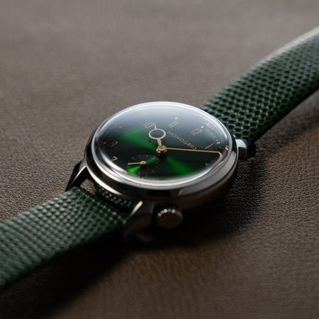 大阪発の腕時計ブランド「MONOGRIIS」から日本の緑を表現した新商品が発売