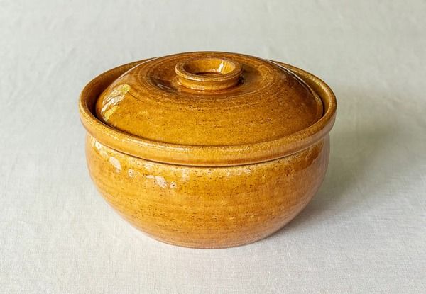 伊賀焼窯元 長谷園、食べきりの量を漬けられる「ぬか漬器」と高台付きのお碗を新発売