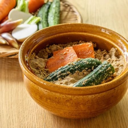 伊賀焼窯元 長谷園、食べきりの量を漬けられる「ぬか漬器」と高台付きのお碗を新発売