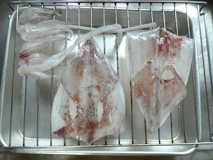 旨みがギュッ！簡単に作れてごちそうになる「イカの一夜干し」