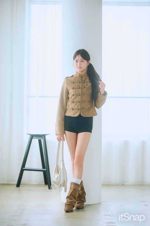ZARAのナポレオンJKがクールなヴィンテージ感香るミリタリーMIX