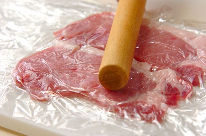 ご飯が進む！豚肉のからしチーズソテーの下準備1