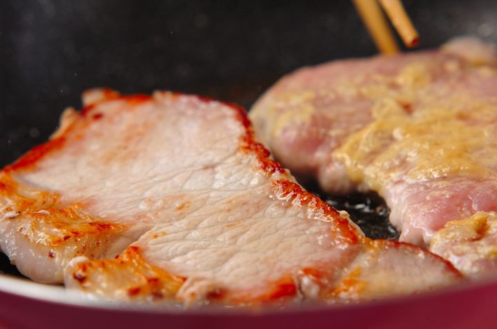ご飯が進む！豚肉のからしチーズソテーの作り方3