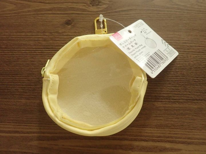 ダイソー：推し活ポーチバッグチャームポーチ(橙、黄、緑)