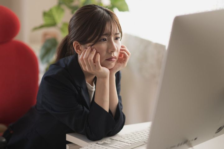 休んでも疲れがなかなか取れない原因は？（画像はイメージ）
