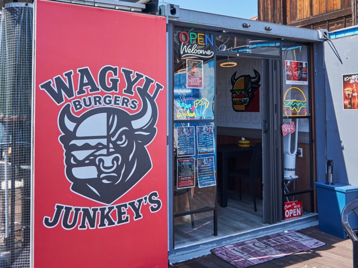 現役プロゴルファーが店長！カスタマイズ自由なハンバーガー