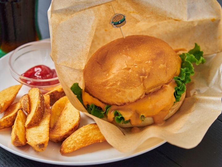 現役プロゴルファーが店長！カスタマイズ自由なハンバーガー