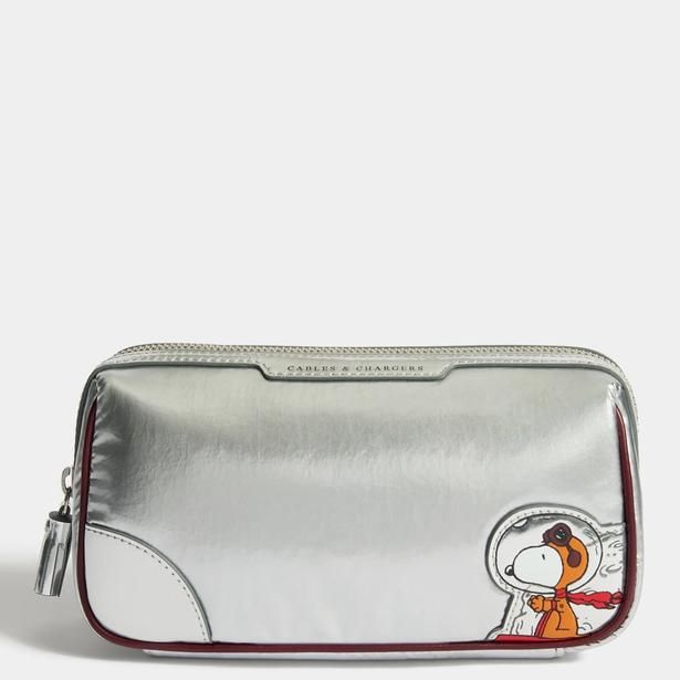 「Peanuts Space Snoopy ケーブル＆チャージャー・ポーチ」(6万500円)