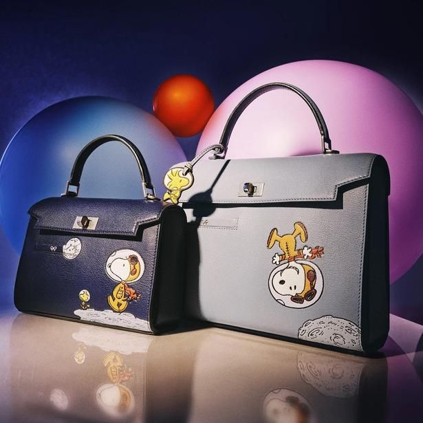  「Peanuts Moonwalk Snoopy Mini Mortimer：ミニ・モティマー」(左、33万円)「Peanuts Space Snoopy Mortimer：モティマー・トップハンドル」(右、47万3000円)