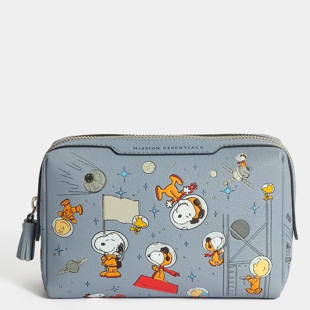 「Peanuts All Over Space Snoopy ミッション・エッセンシャル・ポーチ」(8万8000円)