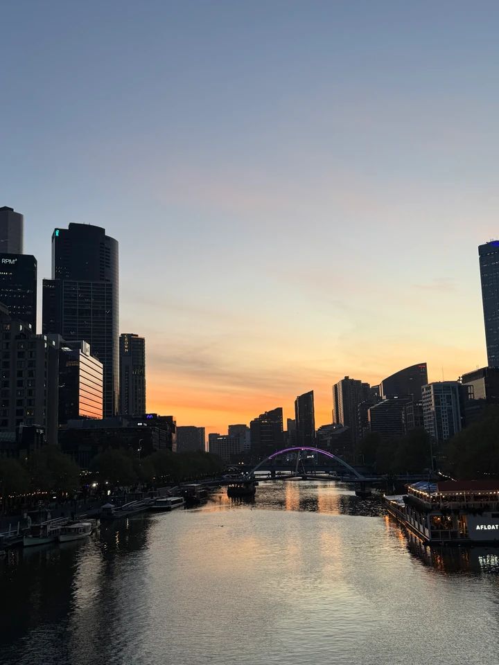 都会と自然が混ざり合う瞬間｜フリンダース駅裏のヤラ川の夜景が綺麗_7