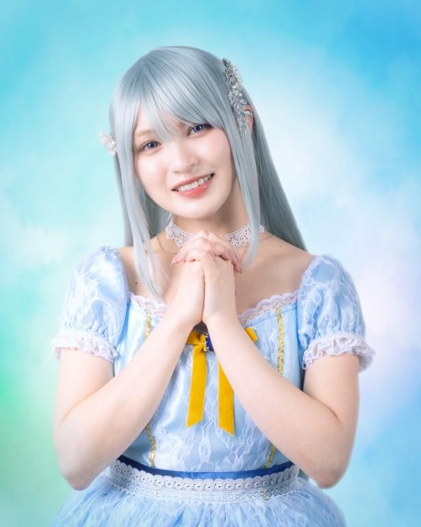 神志那結衣さんが演じるエヴァ ©多花葉ねみ・めぐめぐ／集英社・ミュージカル「せれまほ」製作委員会