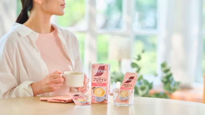 日中の一杯に「ネスカフェ プロテイン カフェラテ」