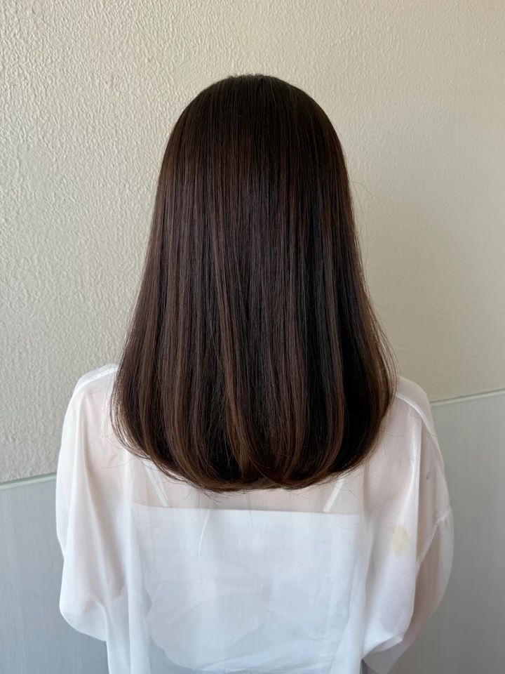 30代 髪型・ミディアムのバック