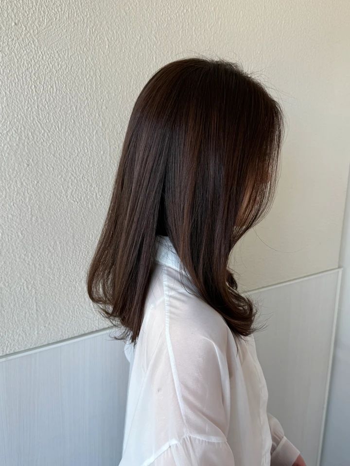 30代 髪型 ミディアムのサイド