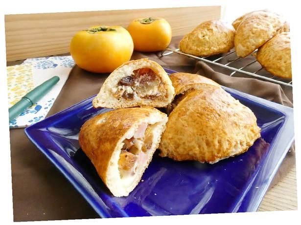 甘いもしょっぱいも「柿の包み焼きおやつ」 （C）にいざか にいこ／KADOKAWA