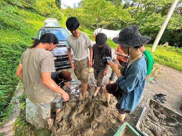 【千葉県南房総市】「かまど作り体験ワークショップ」開催！美しい里山で土や火を扱う原体験を楽しもう