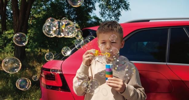 揺れによる体への負担を最小限に抑え、子どもの車酔いを軽減