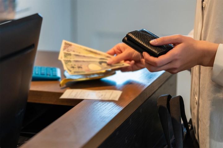 キャッシュレス時代、持ち歩いている現金はいくらくらい……？