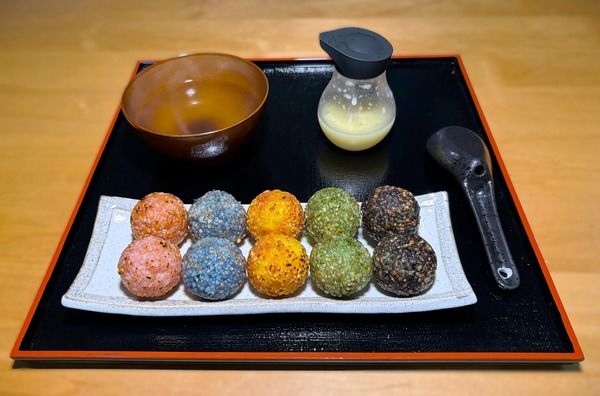 【岡山県岡山市】5色の焼きおにぎりを出汁へ“ぽん”。“食べる鬼退治”の「元祖おにぽん食堂」登場