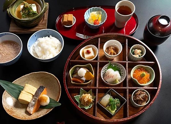 「四条河原町温泉 空庭テラス京都 別邸」に冬季限定プランが登場！松葉ガニを堪能