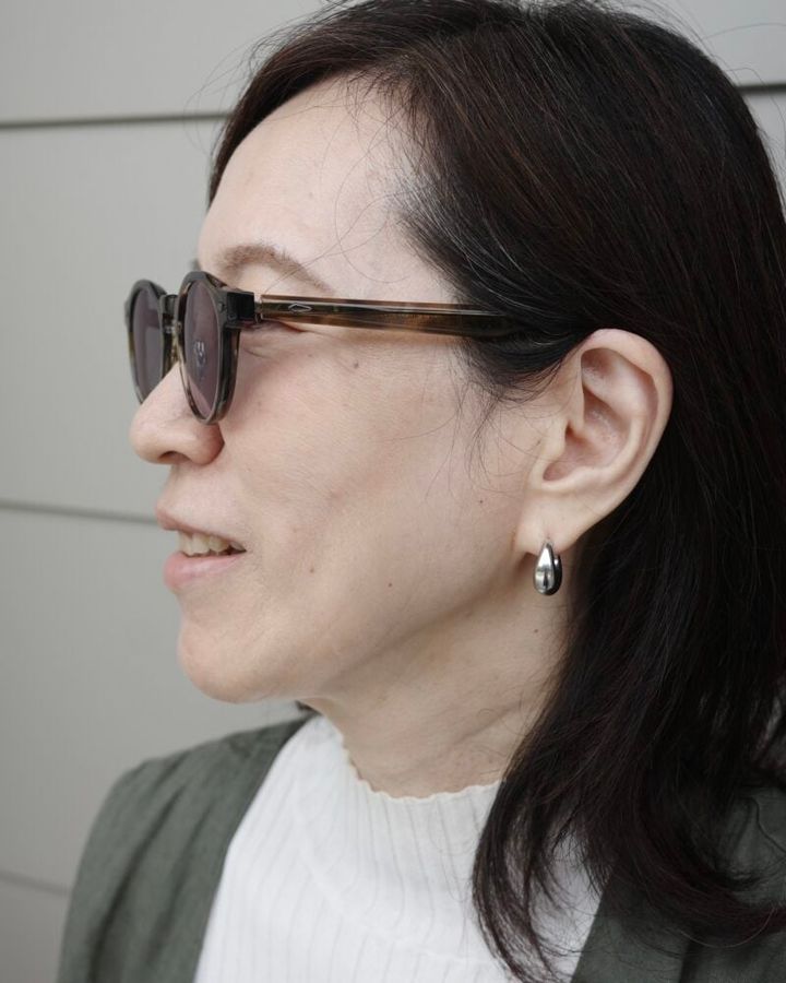 トムウッドのピアス、サングラス