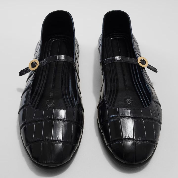 シューズ（ヒール0・5センチ）￥165000（予定価格）／以上セリーヌ（セリーヌ ジャパン）