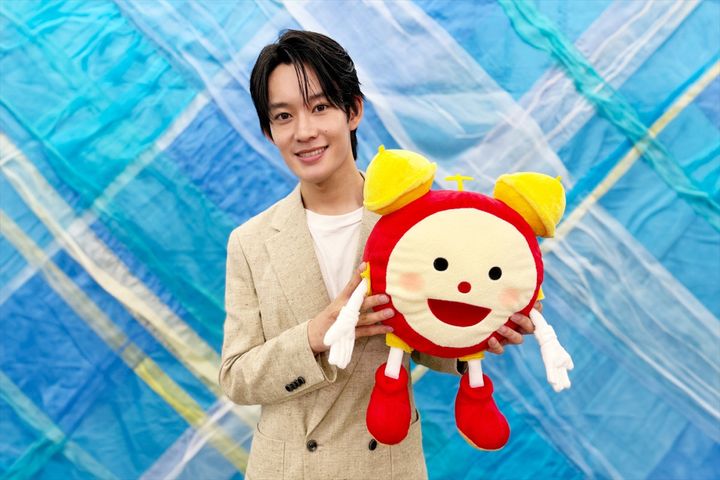 『めざましテレビ』10月のマンスリーエンタメプレゼンターを担当する山時聡真 （C）フジテレビ width=