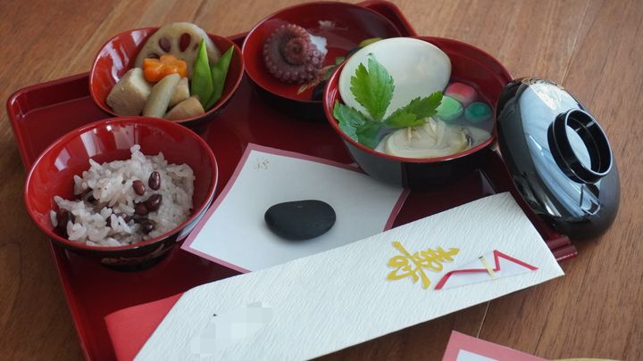 次男のお食い初めを手作りで準備した的場シオリさん