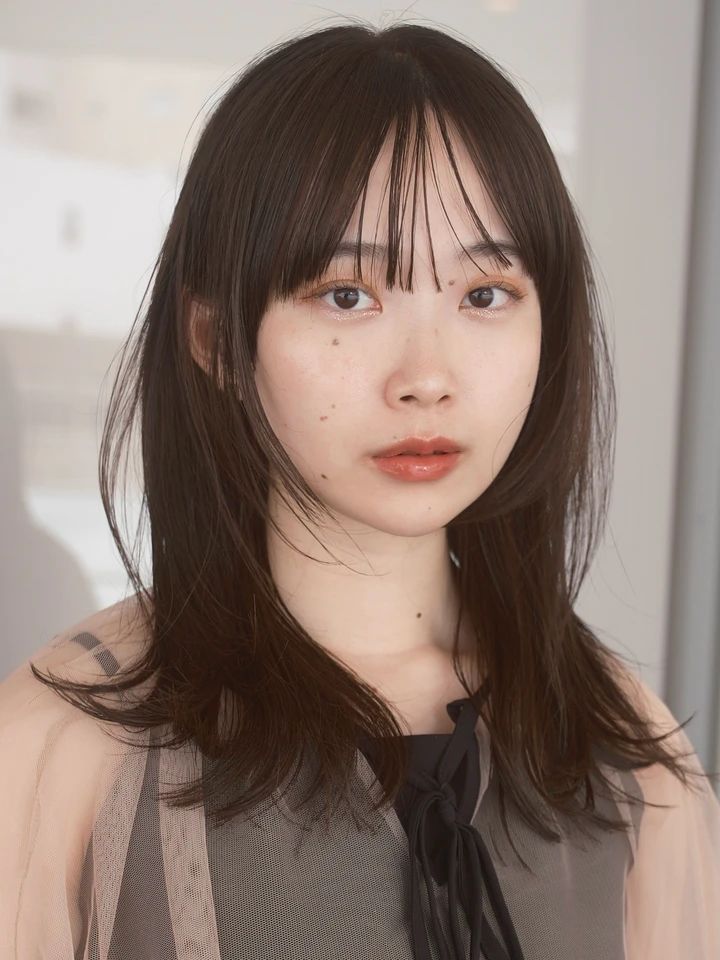 30代 髪型・ミディアムの正面