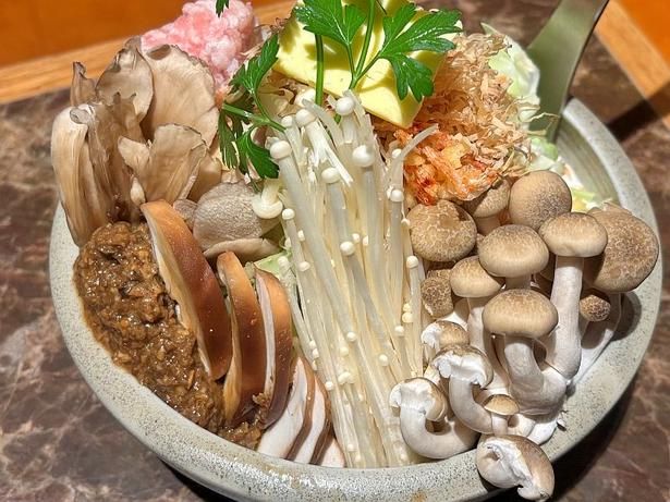 「ポルチーニもんじゃ」は海鮮出汁の旨みも効いている