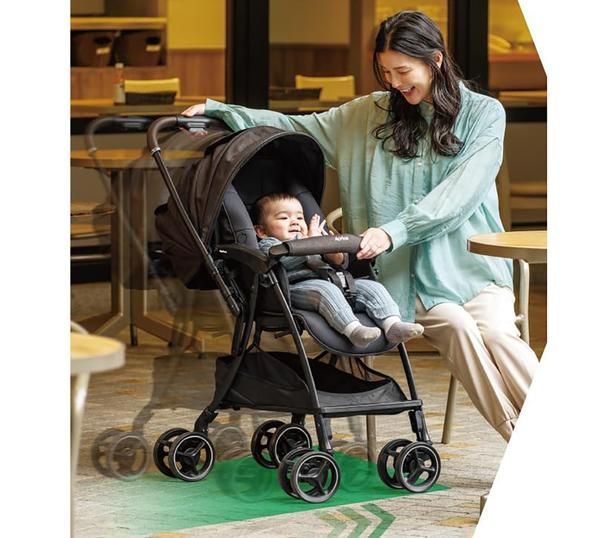  Aprica(アップリカ) A型ベビーカー ラクーナクッションフリー ADの4輪フリー機能で真横移動も可能。 Amazonより