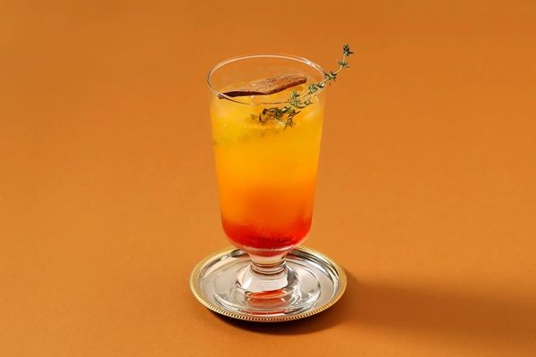 【東京都千代田区】三菱一号館美術館併設のCafé 1894に、開催中の展覧会とのタイアップメニューが登場