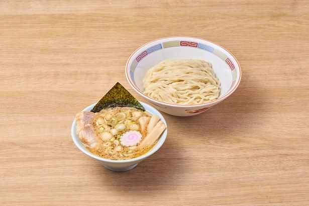 ⼩⻨の⾵味を感じられる麺を、動物系素材の旨味を凝縮した濃厚なつけ汁で味わう「つけめん 並盛」(950円)