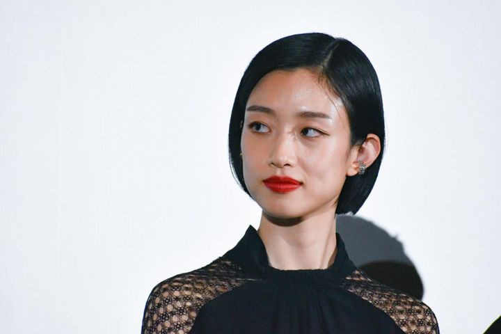 ドラマ『ポリティカルパン』舞台挨拶に出席した河合優実 クランクイン！ width=