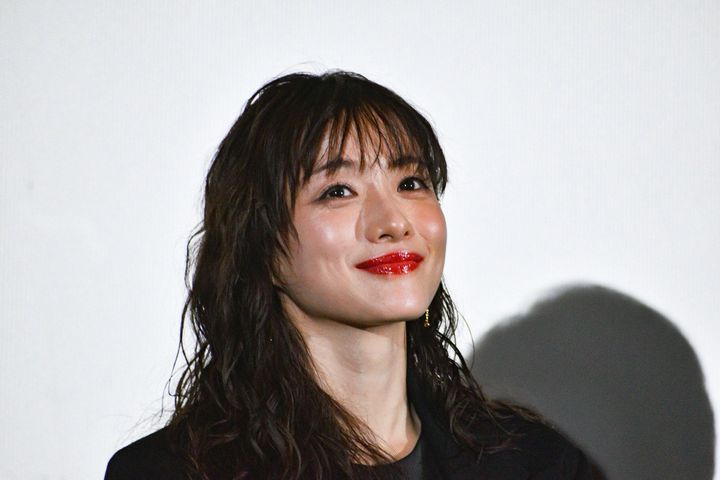 ドラマ『ポリティカルパン』試写会に出席した石原さとみ クランクイン！ width=