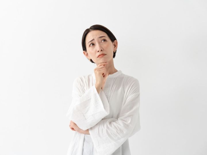 家賃や光熱費を抑えながら家族との安心感のある暮らしを楽しむ一方で、親の介護や葬儀など将来の費用に不安を抱える人もいます。今回は、北海道旭川市に住む35歳女性のエピソードを紹介します。